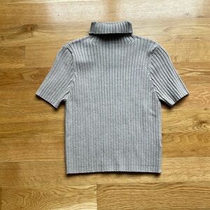 Ribbed light brown short sleeve turtle neck